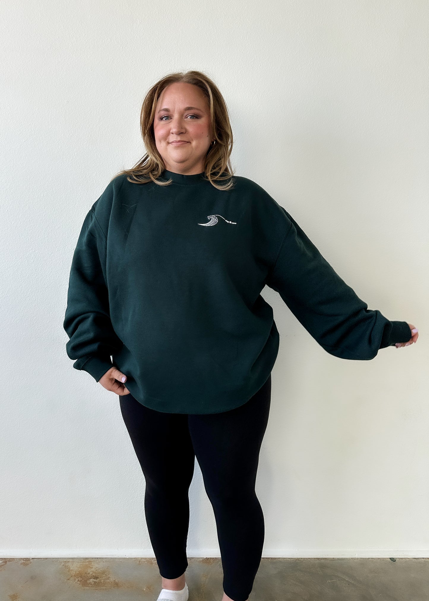 Along the Waves Lounge Crewneck - Evergreen