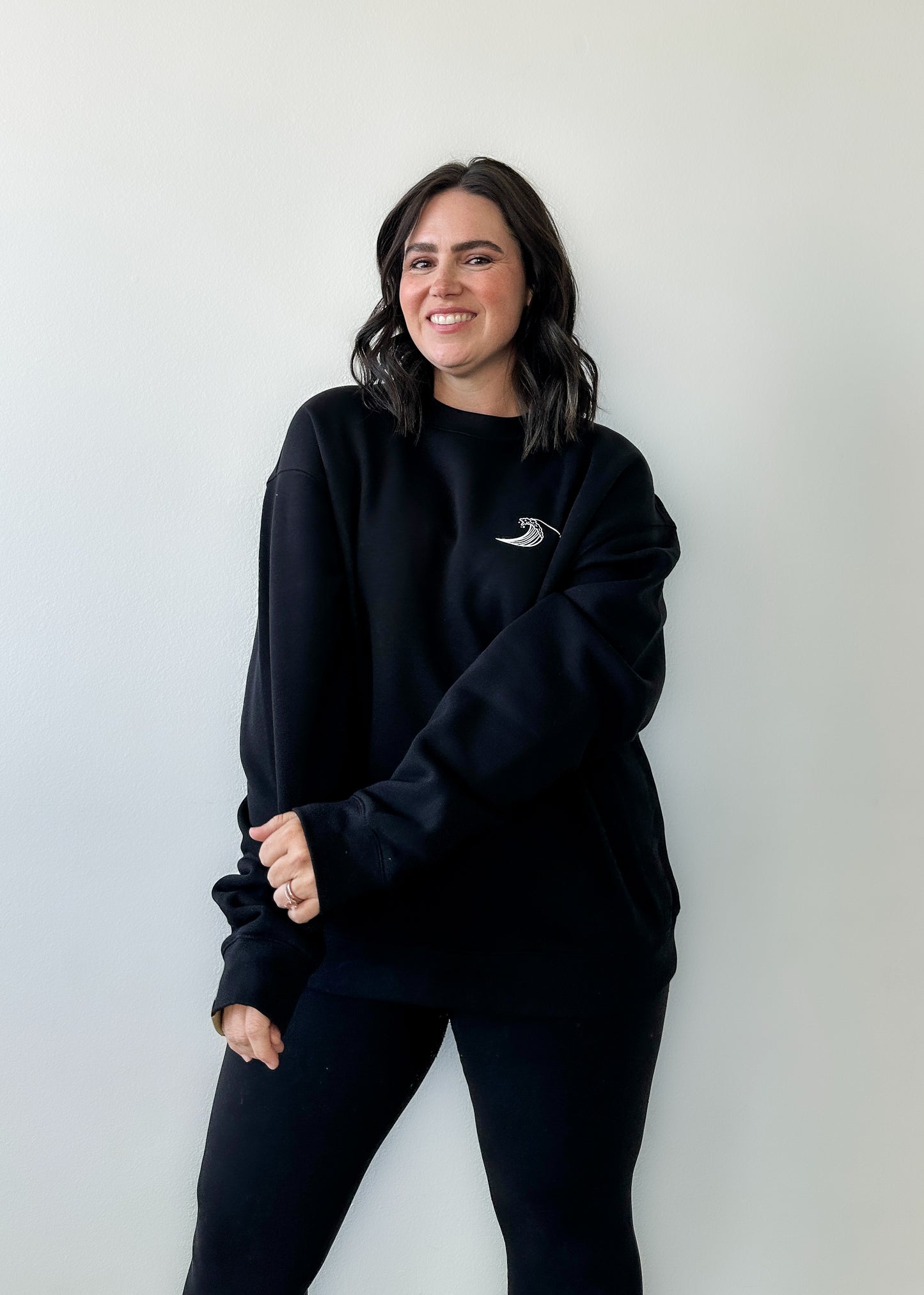 Along the Waves Lounge Crewneck - Black