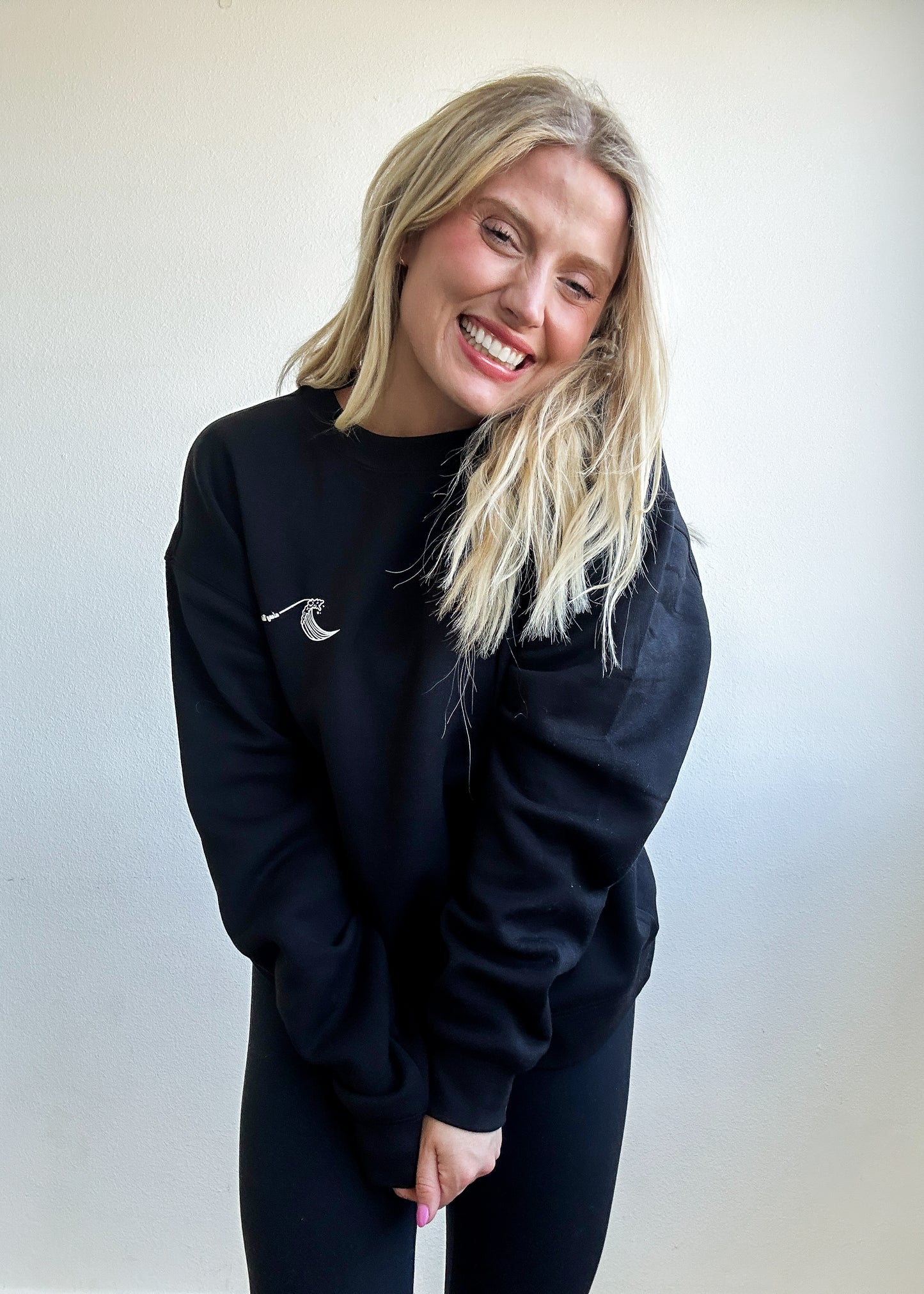 Along the Waves Lounge Crewneck - Black