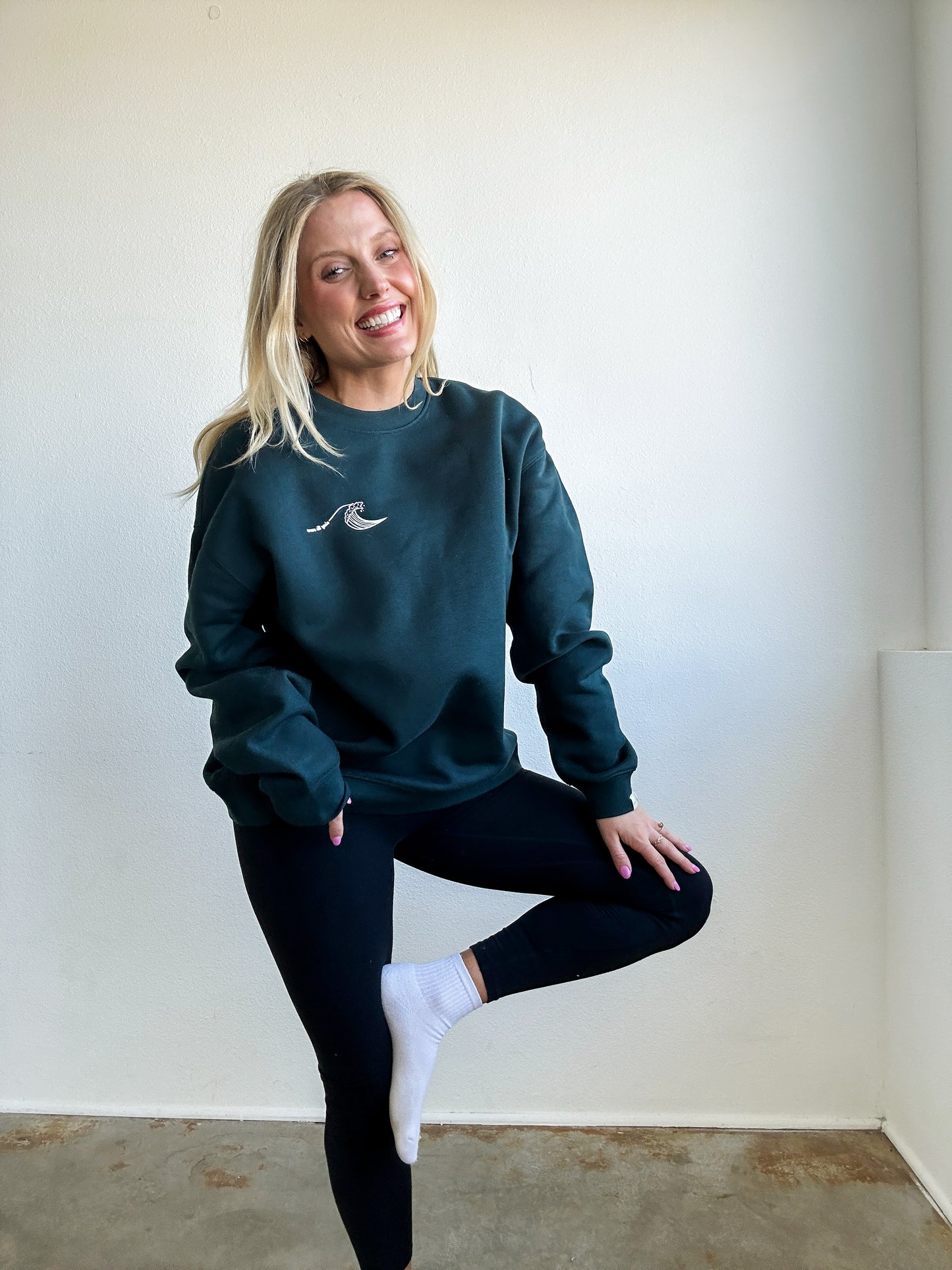 Along the Waves Lounge Crewneck - Evergreen