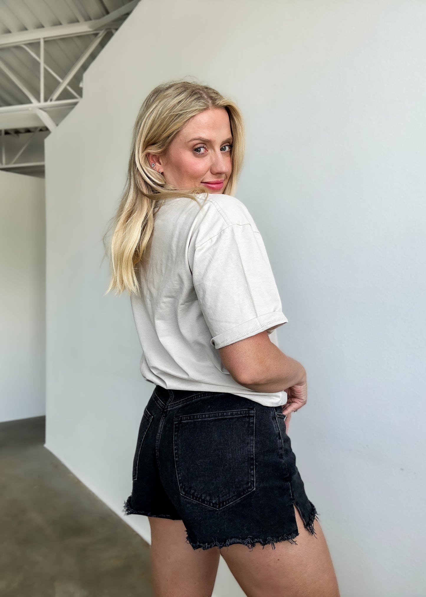 Along the Waves Pocket Tee - Bone