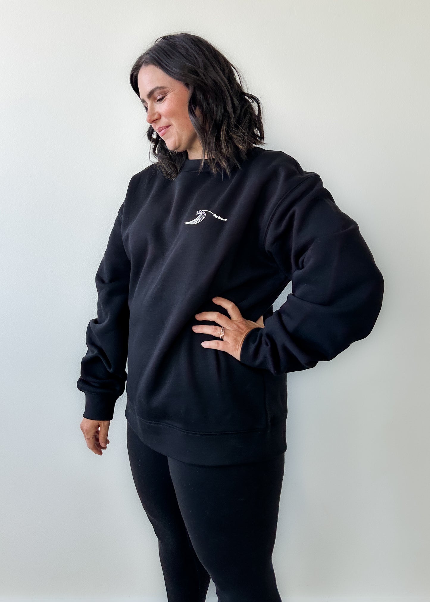 Along the Waves Lounge Crewneck - Black