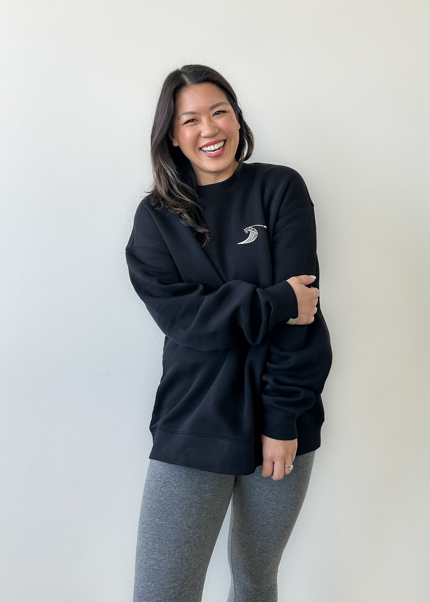 Along the Waves Lounge Crewneck - Black