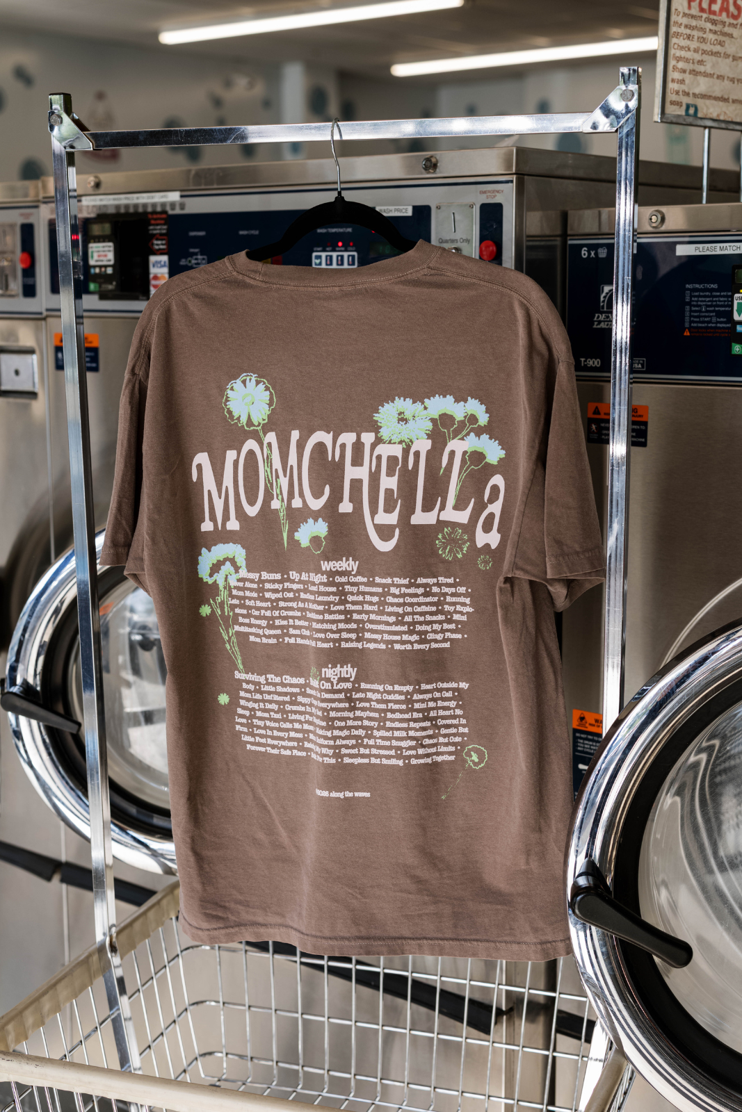 Momchella Tee
